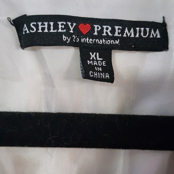 ASHLEY PREMIUM By 26 INTERNATIONAL faux fur stretch zip vest XL - Picture 4 of 6